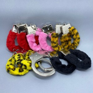 Algemas de Pelúcia e metal Diversas Cores